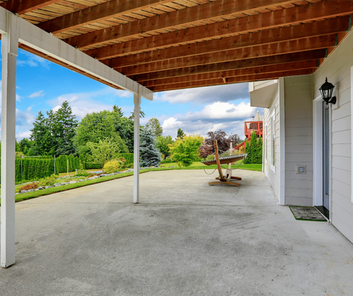 residential house with concrete patio and driveway